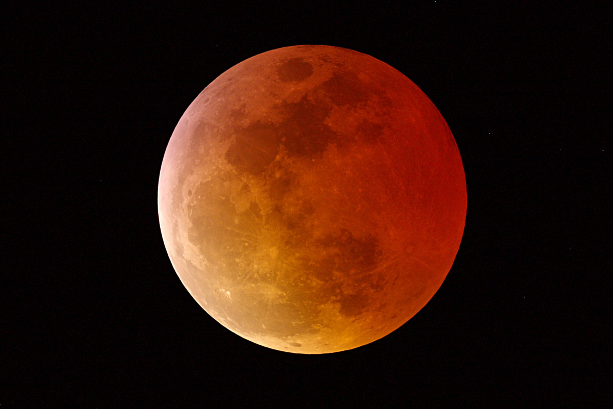 TOTAL LUNAR ECLIPSE 03 MARCH 2007