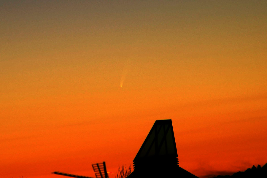 COMET C/2006 P1 MCNAUGHT